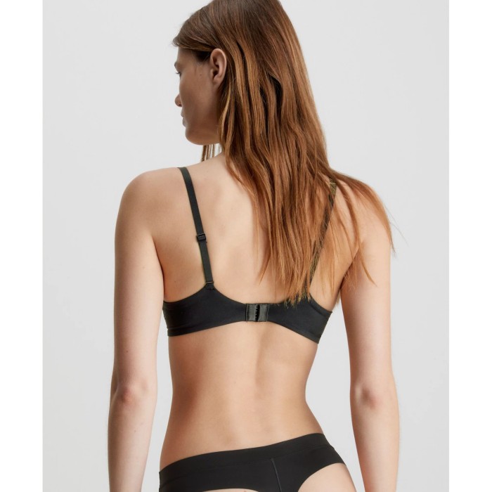 Calvin Klein σουτιέν push-up σε μαύρο χρώμα QF7578E UB1.80%nylon,20%elastane.